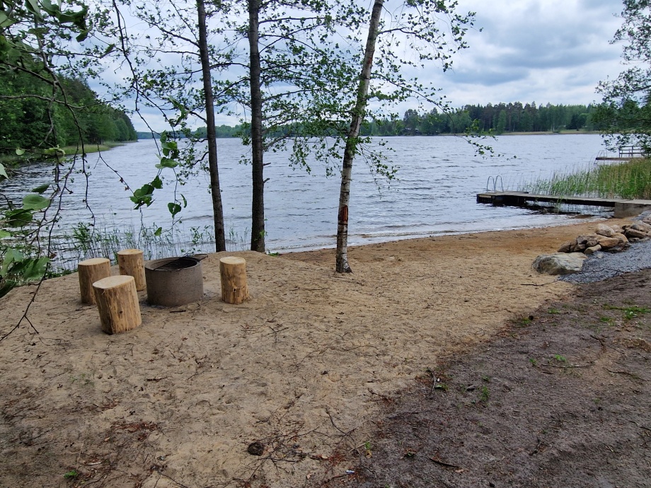 Riihelän uusi ranta ja nuotiopaikka